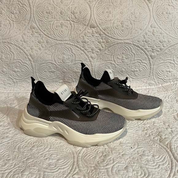 Steve Madden Shoes - Steve Madden NY 90 sneakers, size 7.5